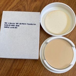MAC Lightful powder Foundation NC40!  New and unused. Refill. Super rare.